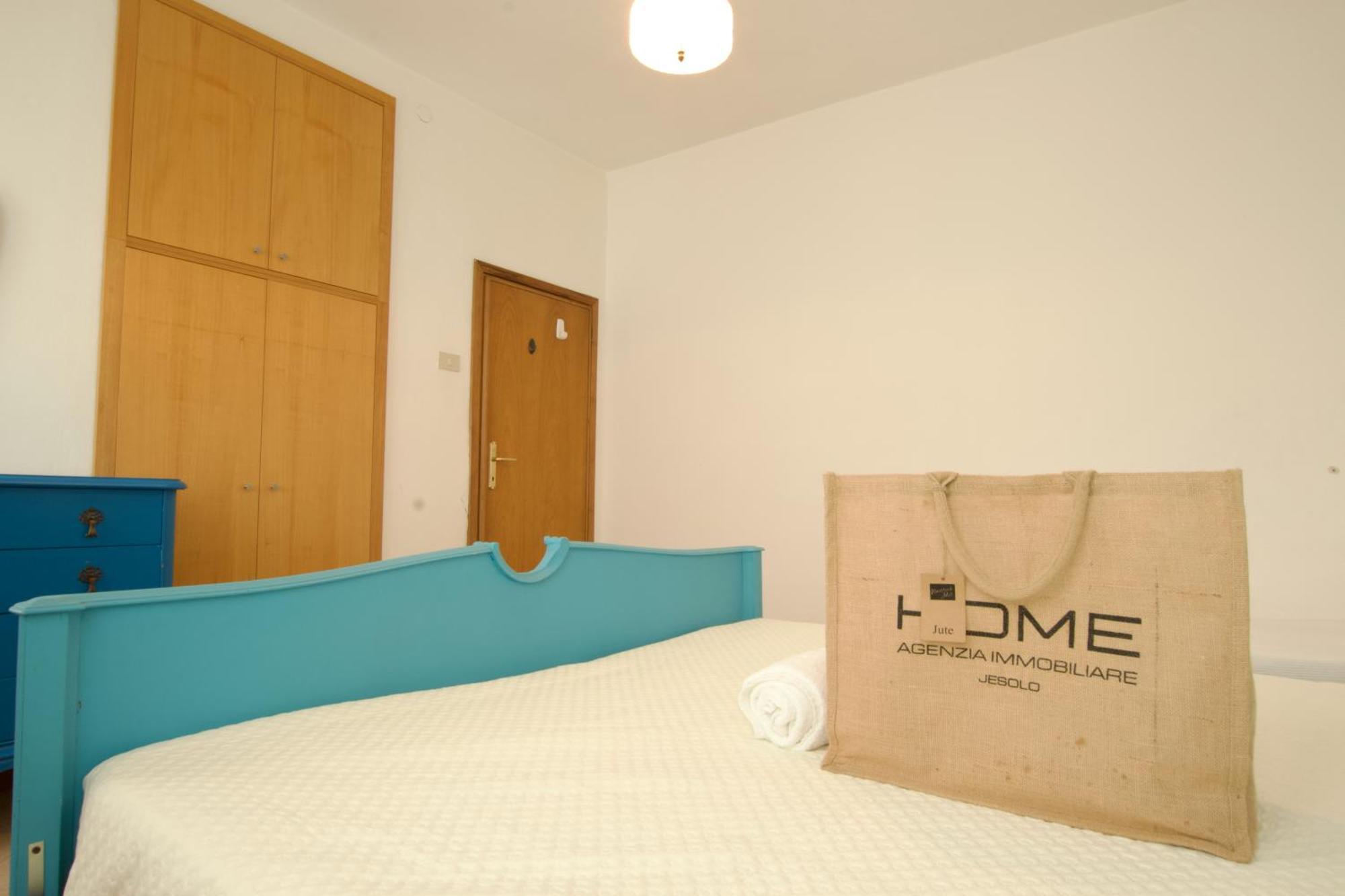 12 Accesso - Immobiliare * Lido di Jesolo