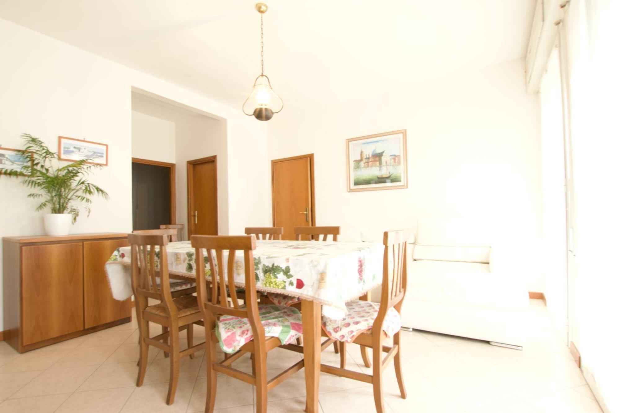12 Accesso - Immobiliare * Lido di Jesolo