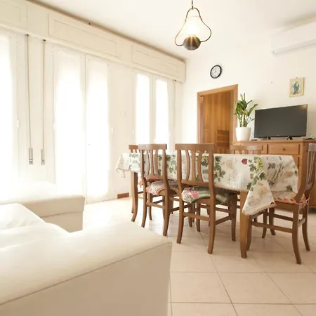 Appartamento 12 Accesso - Immobiliare *